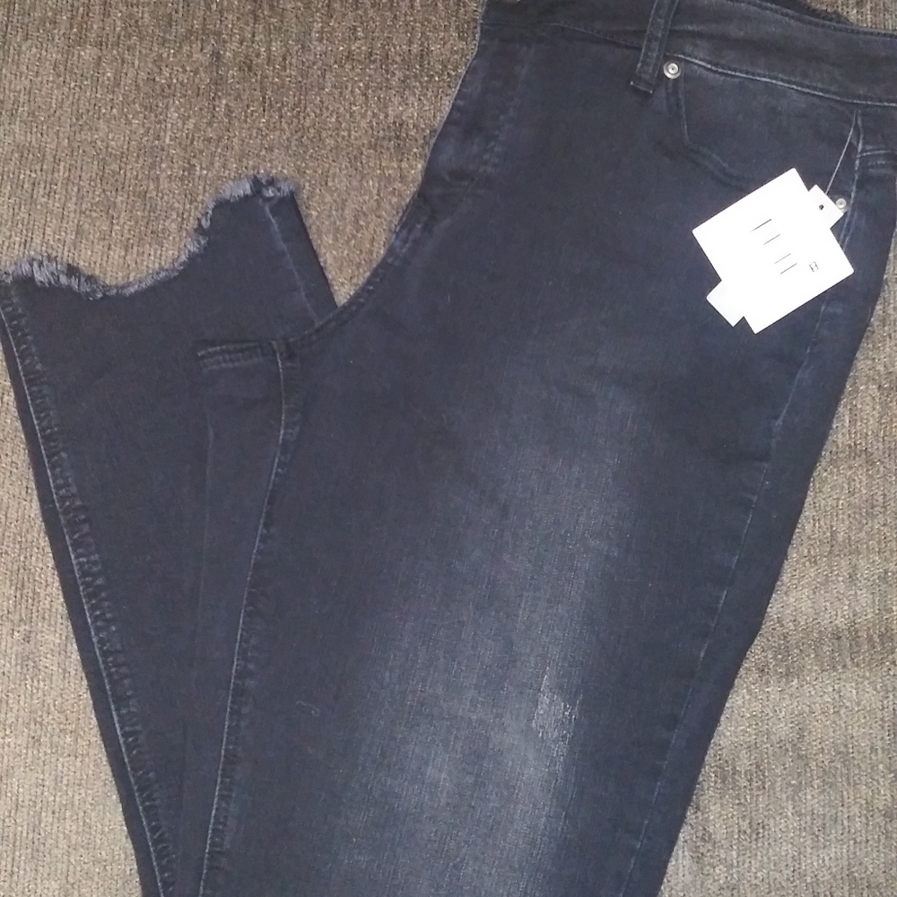 NWT-Fall's Creek Fringed Leg Jeans